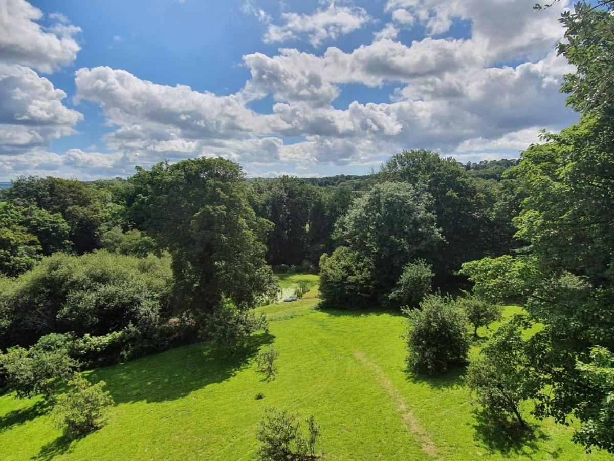 Budget Stay, In Lovely Private Setting With Rustic Charm, Log Burner, Fire Pit, Campers Kitchen & Eco Loo No Bedding Supplied Narberth Exterior foto